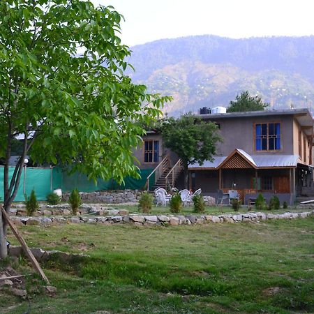 West End Lodges Neelum 外观 照片