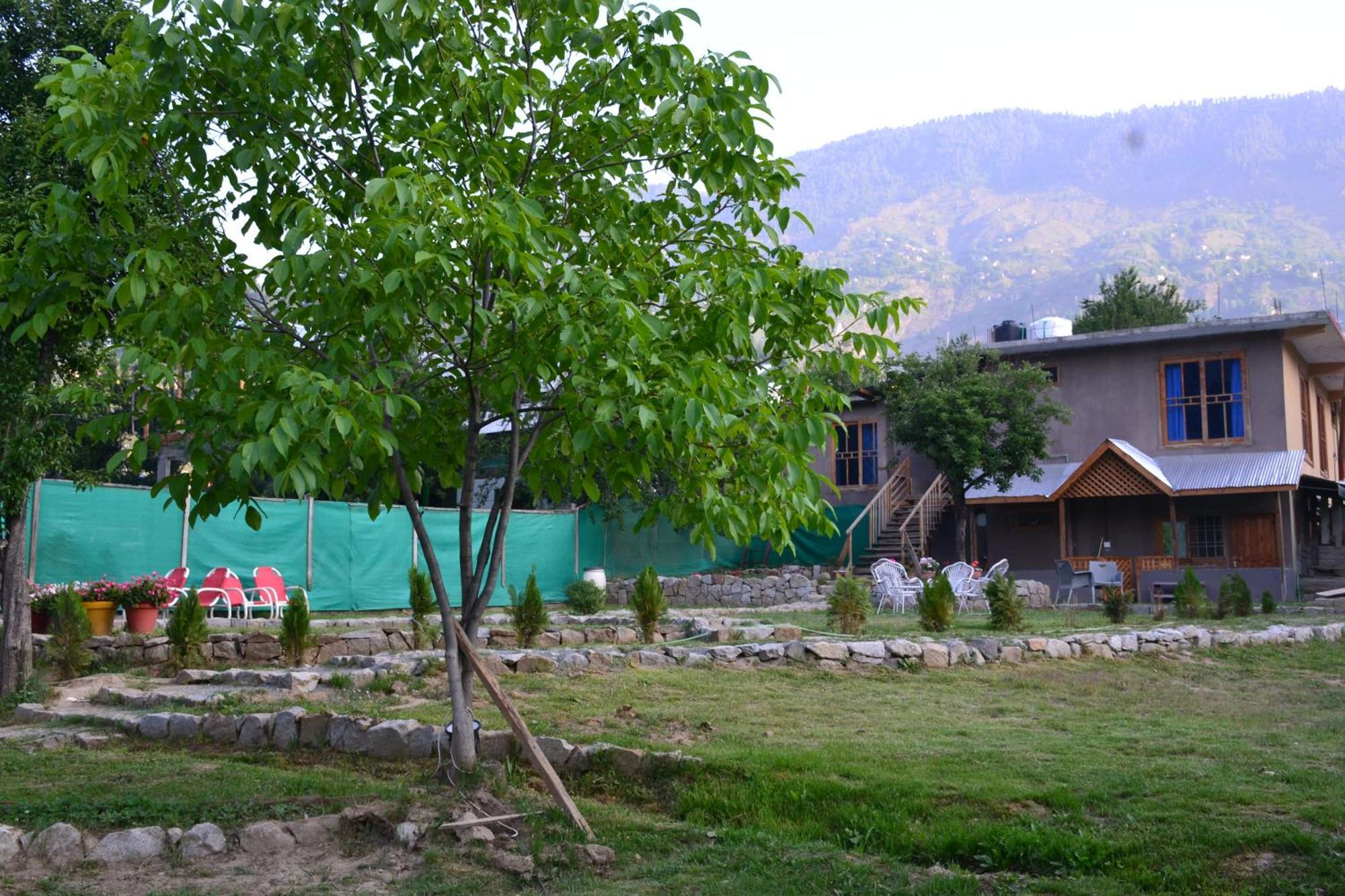 West End Lodges Neelum 外观 照片