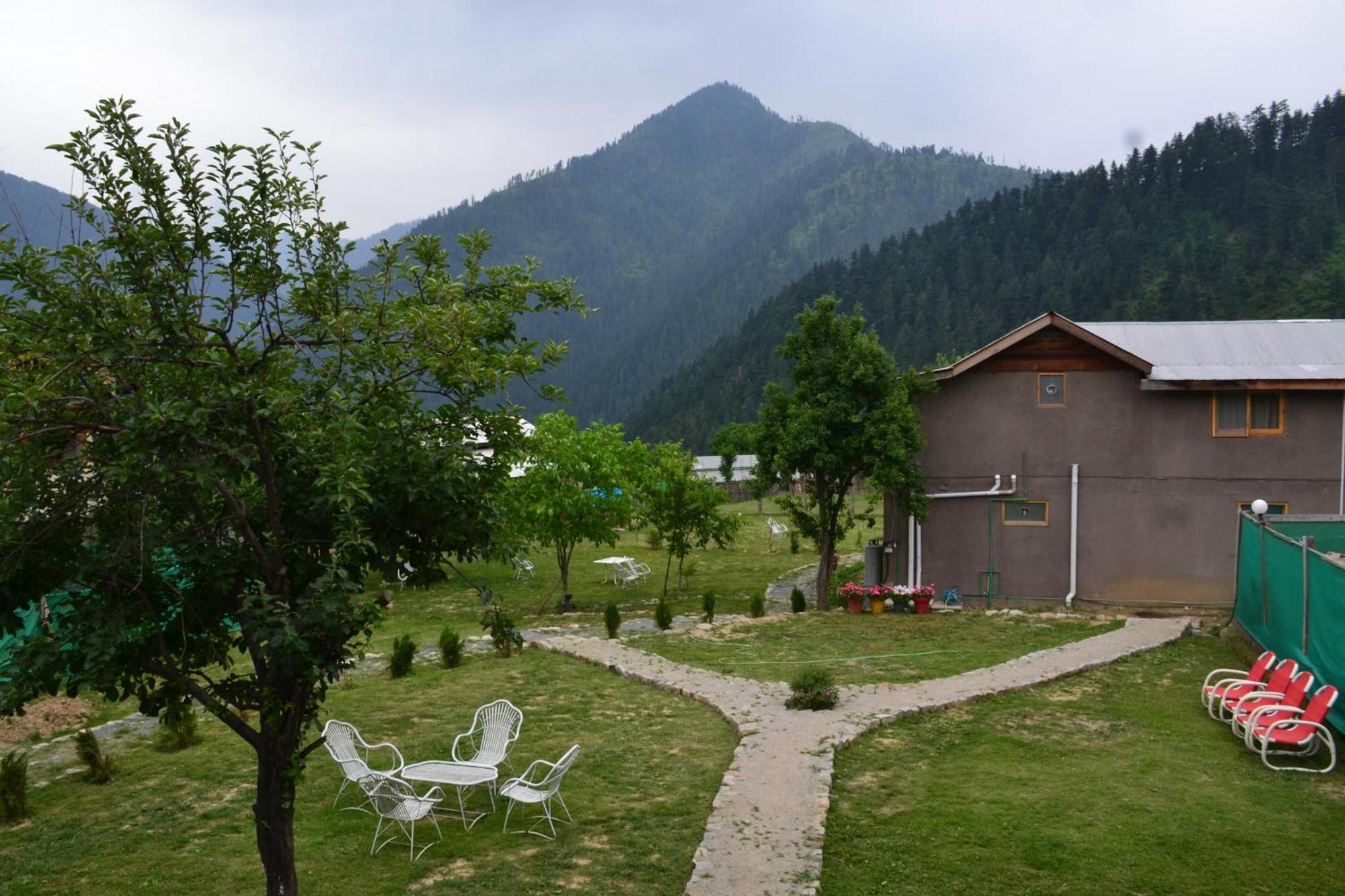 West End Lodges Neelum 外观 照片