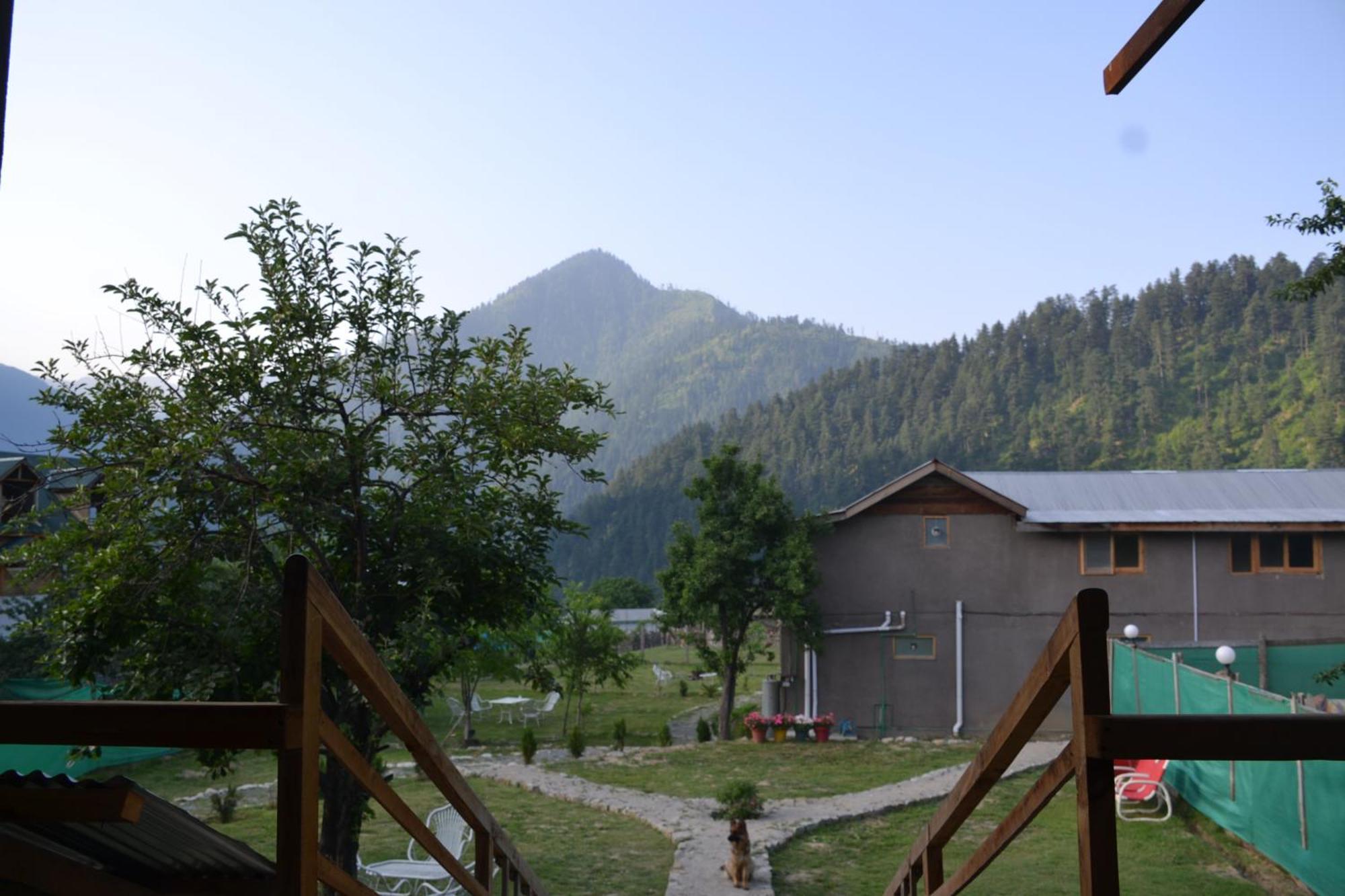West End Lodges Neelum 外观 照片