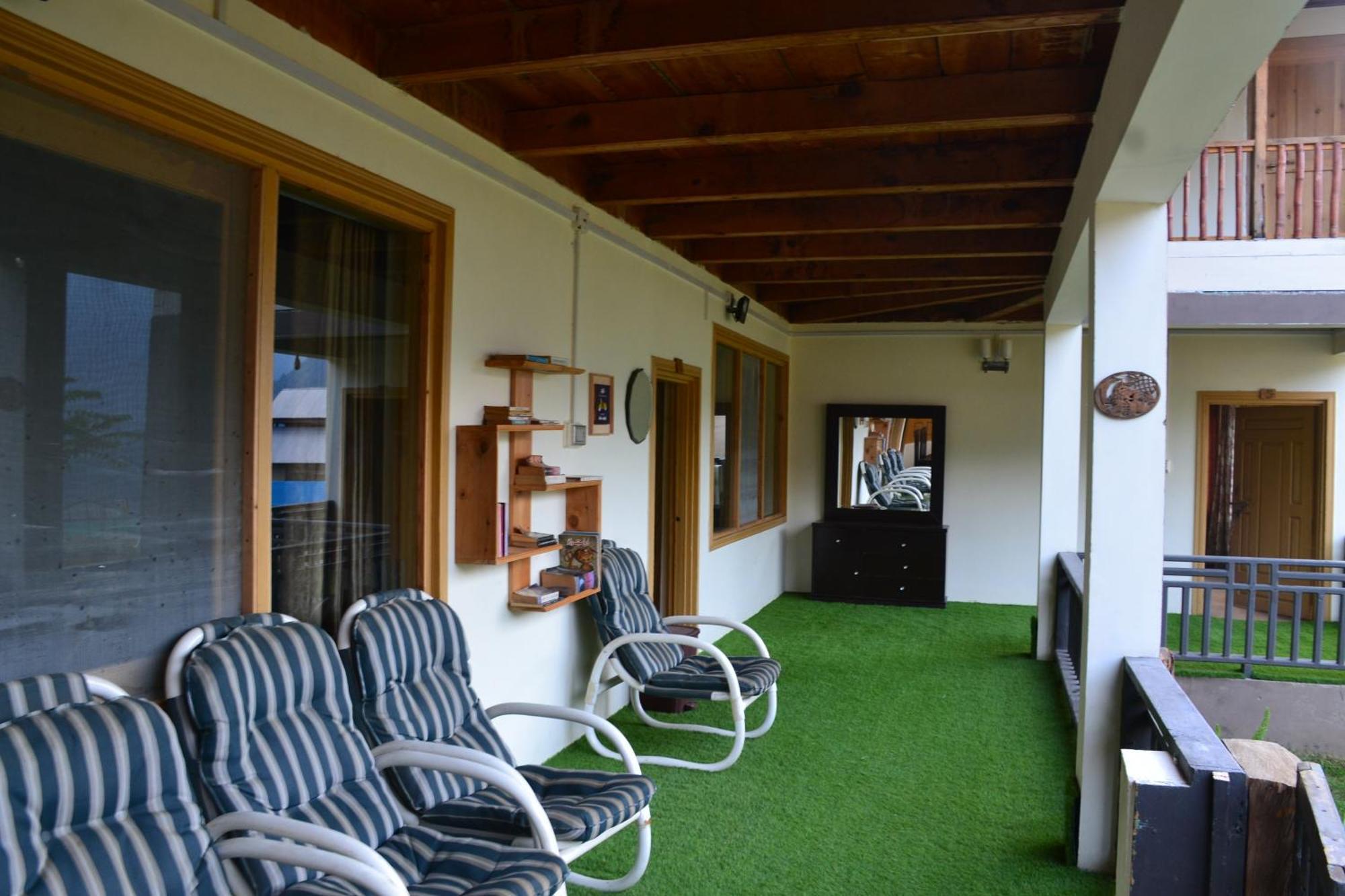 West End Lodges Neelum 外观 照片