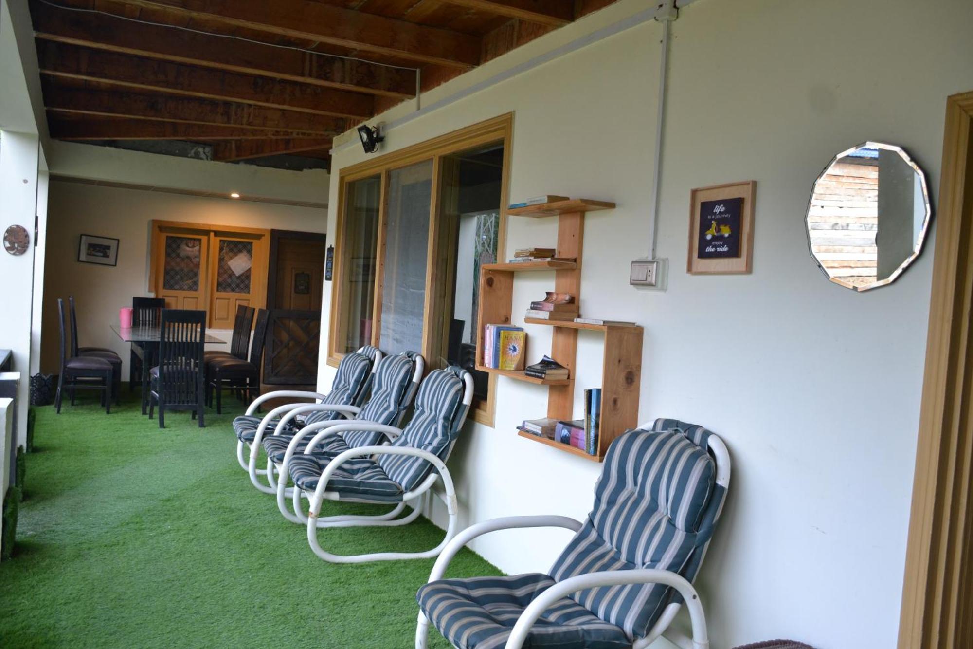 West End Lodges Neelum 外观 照片