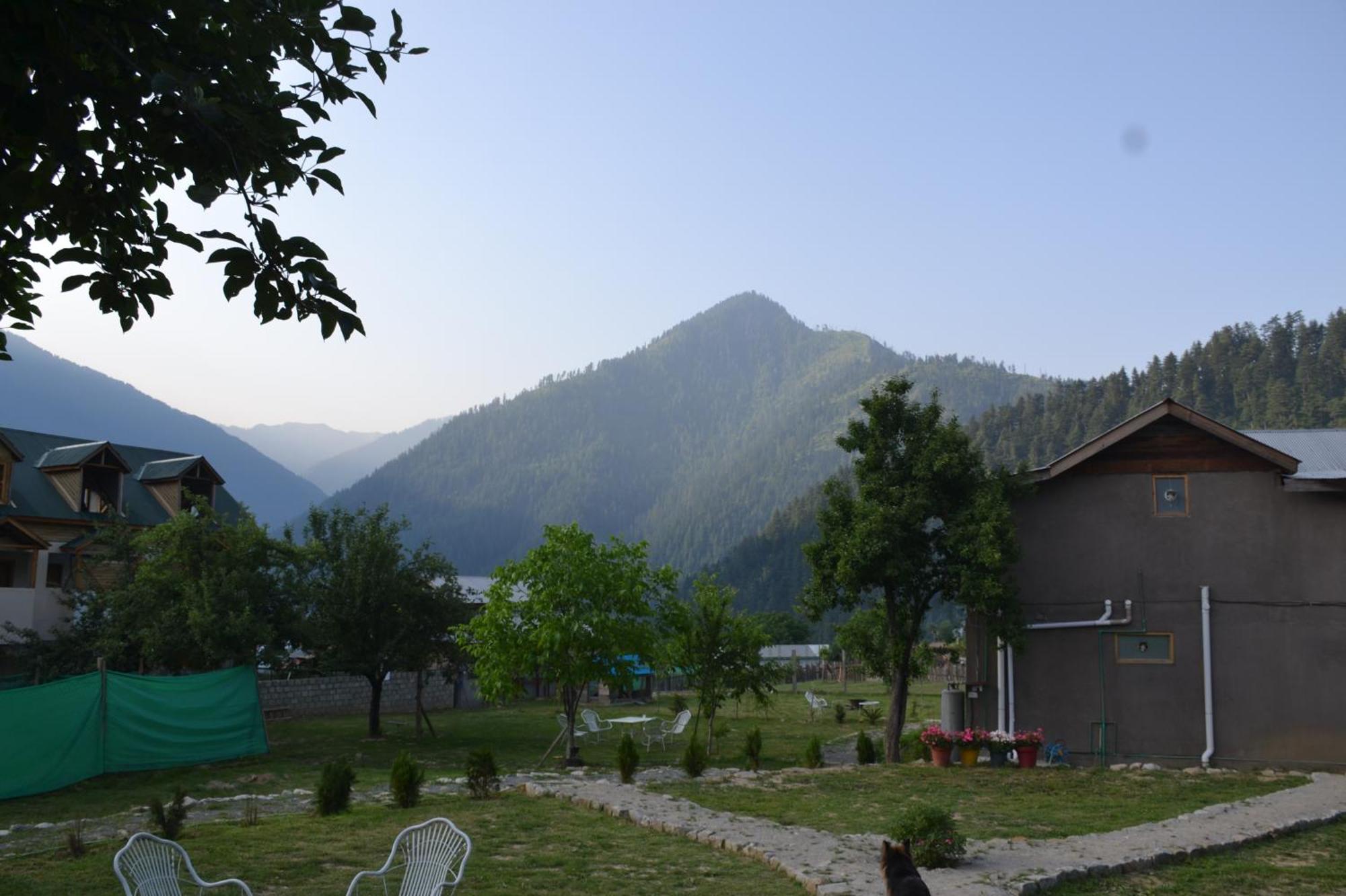 West End Lodges Neelum 外观 照片