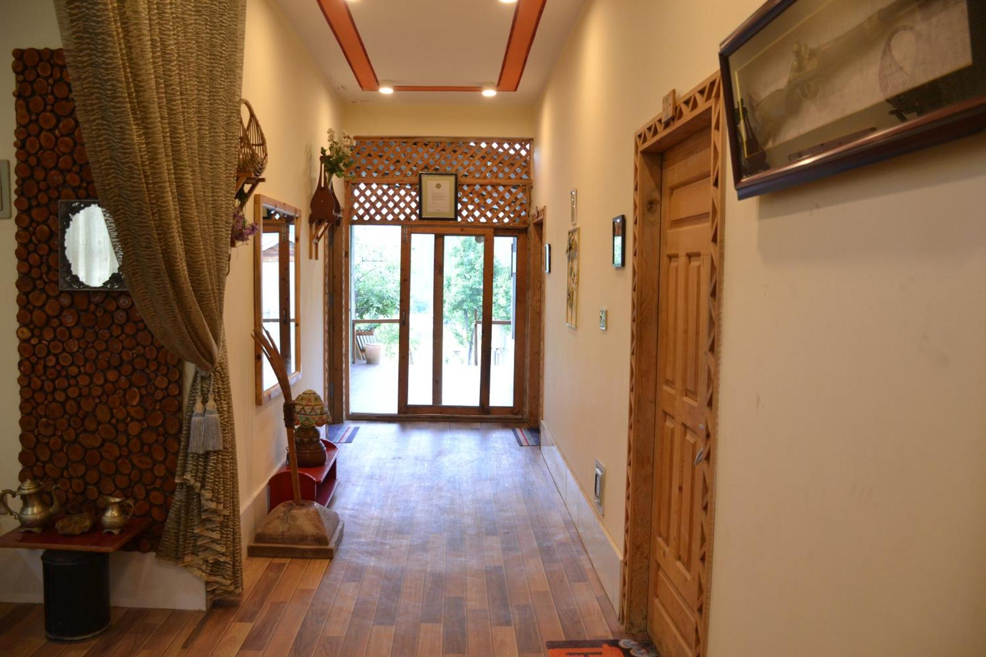 West End Lodges Neelum 外观 照片