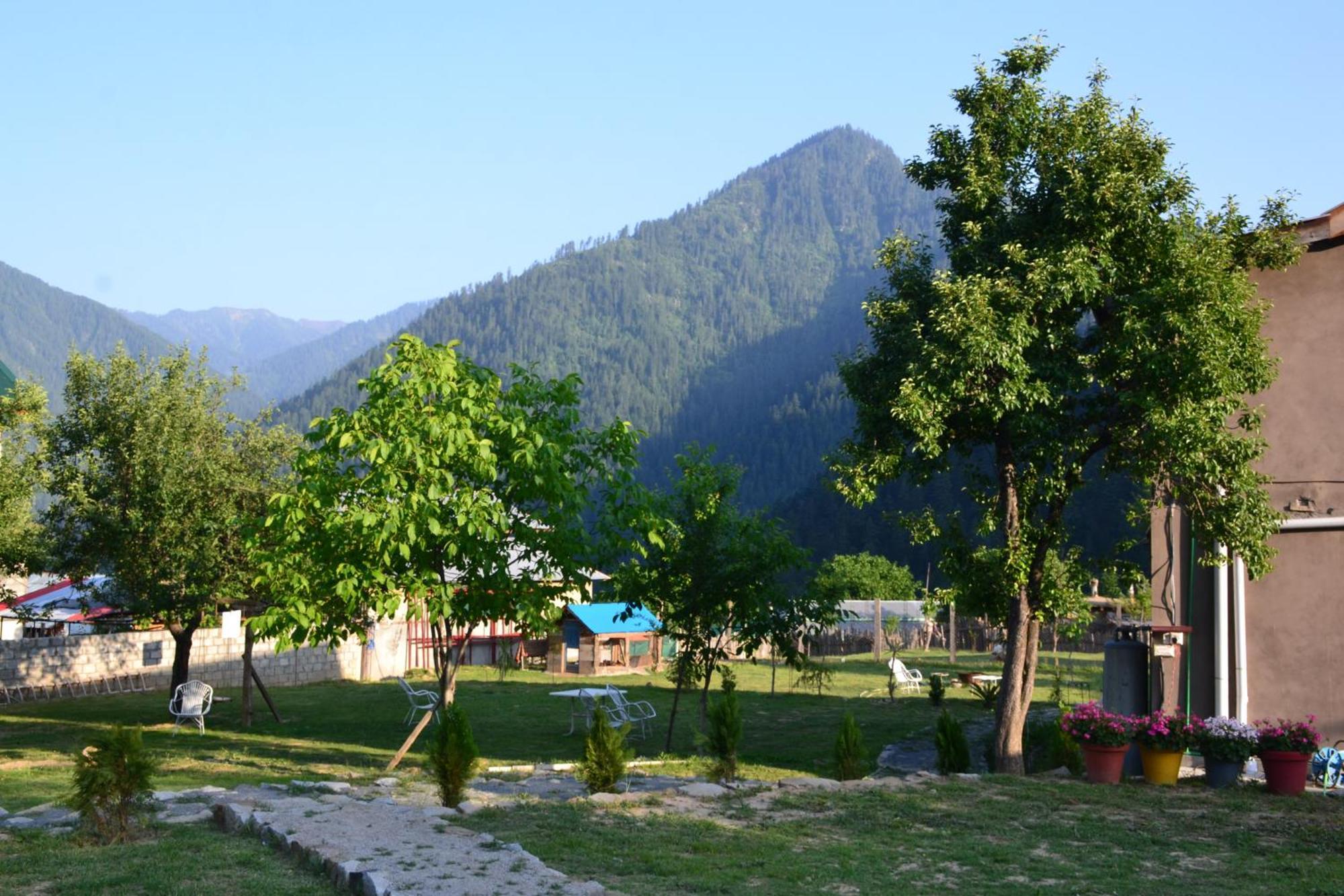 West End Lodges Neelum 外观 照片