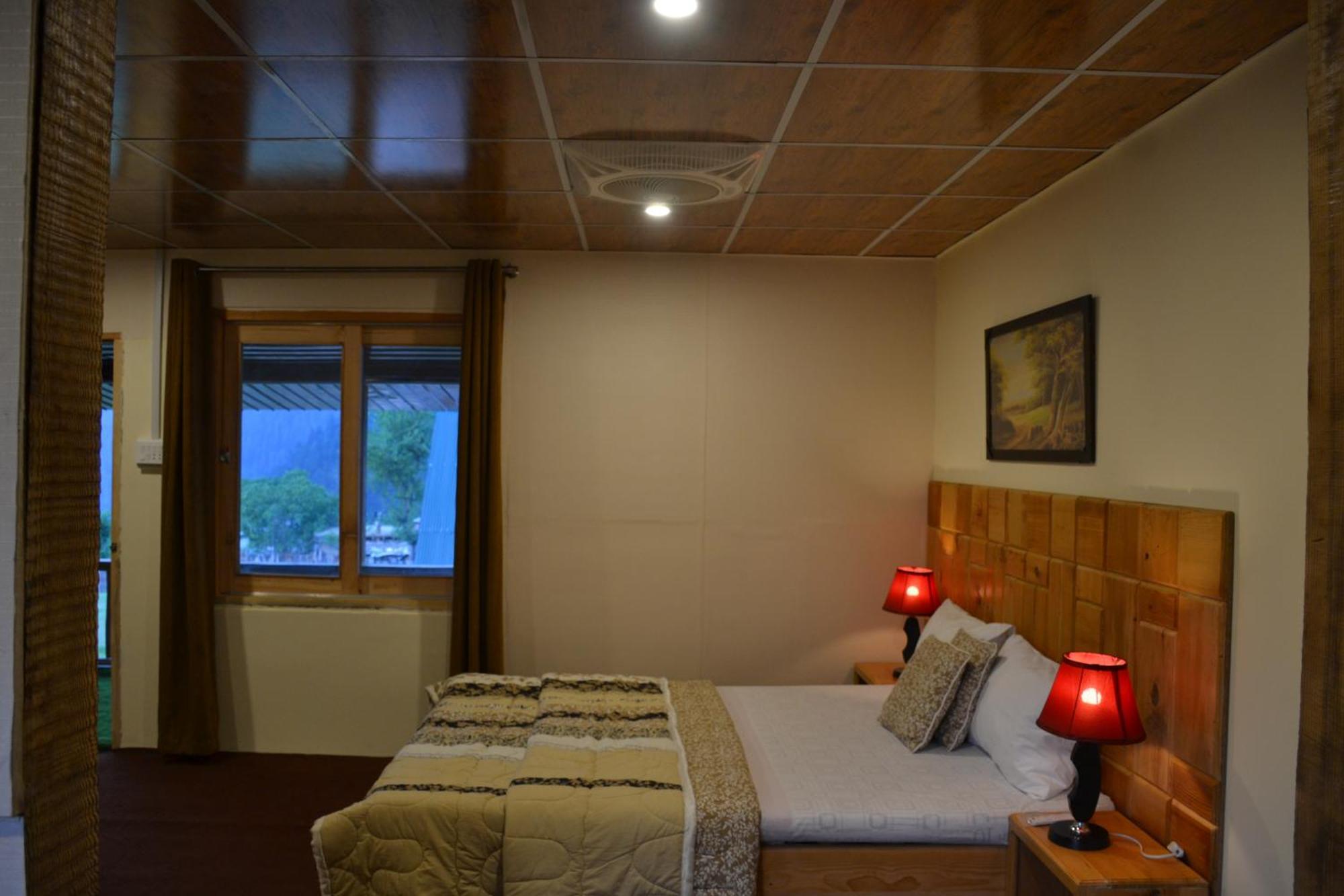 West End Lodges Neelum 外观 照片