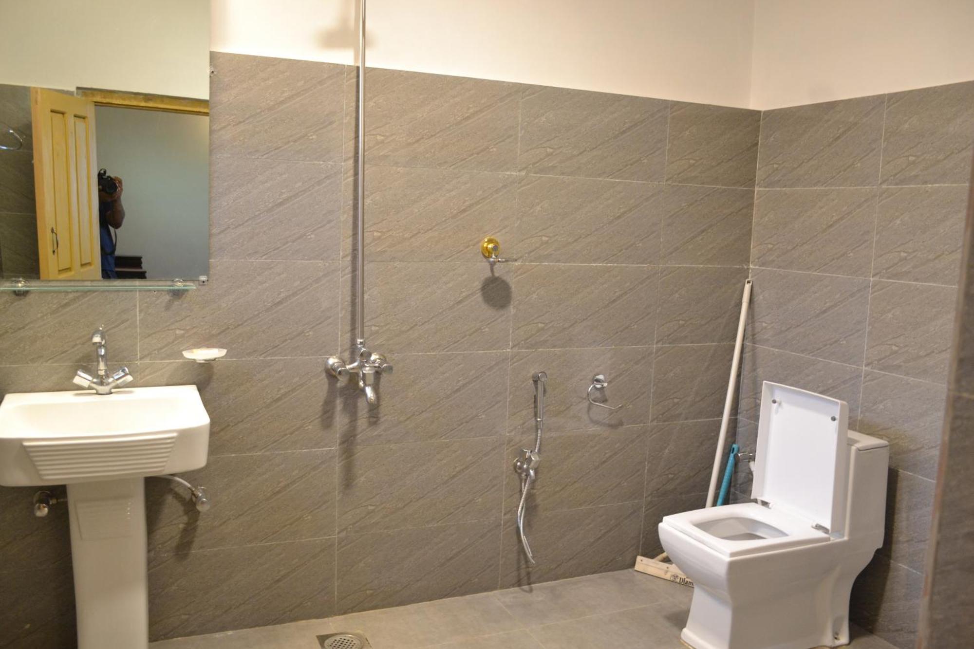 West End Lodges Neelum 外观 照片