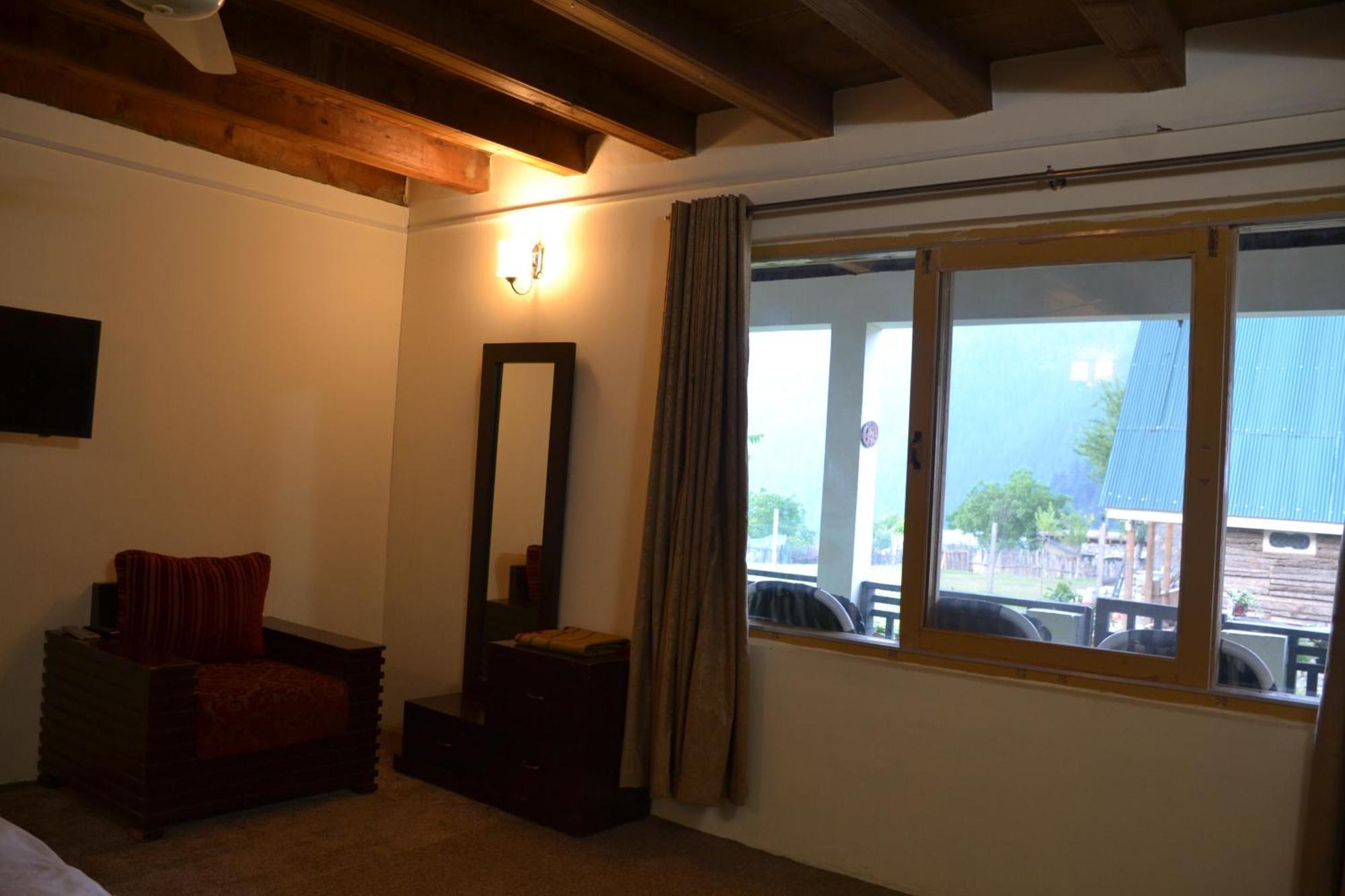 West End Lodges Neelum 外观 照片