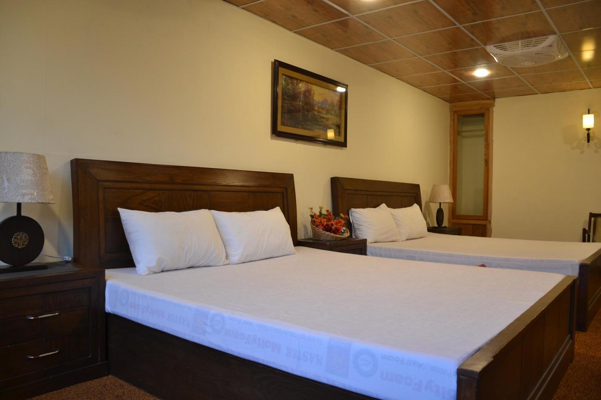 West End Lodges Neelum 外观 照片