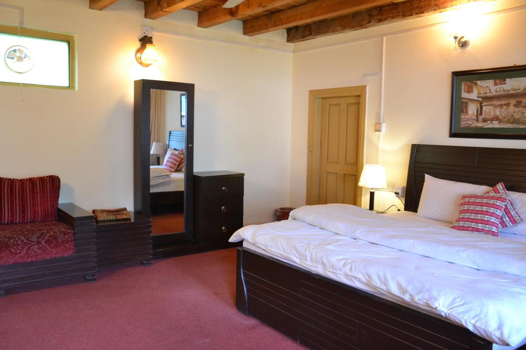 West End Lodges Neelum 外观 照片