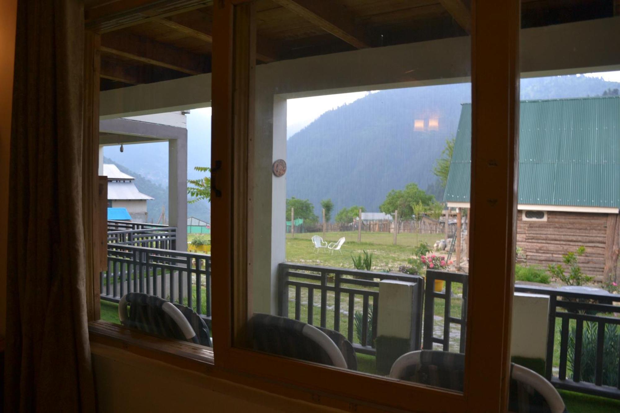 West End Lodges Neelum 外观 照片