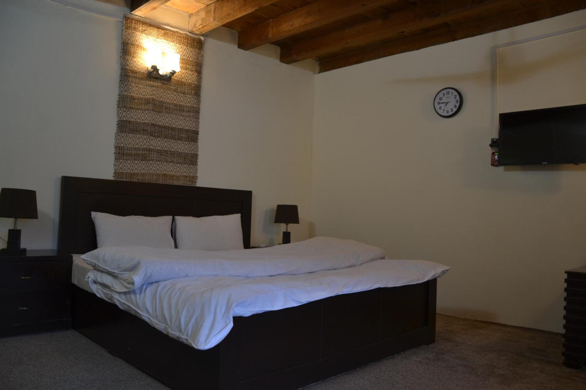 West End Lodges Neelum 外观 照片