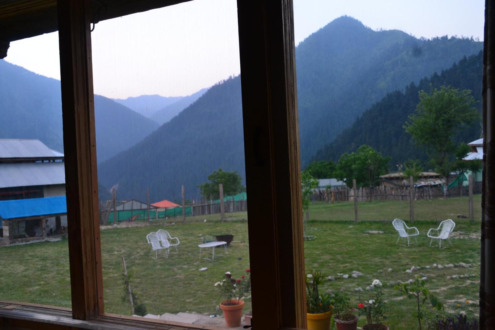 West End Lodges Neelum 外观 照片