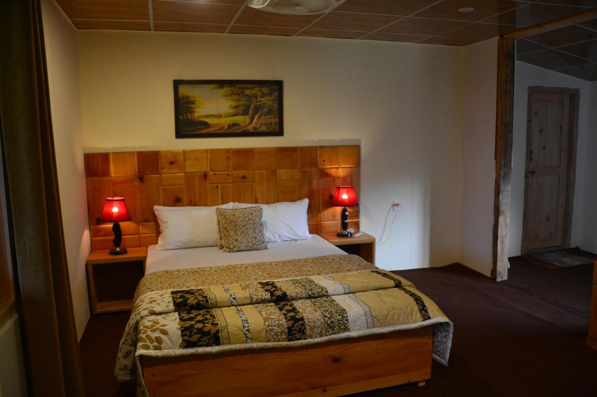 West End Lodges Neelum 外观 照片