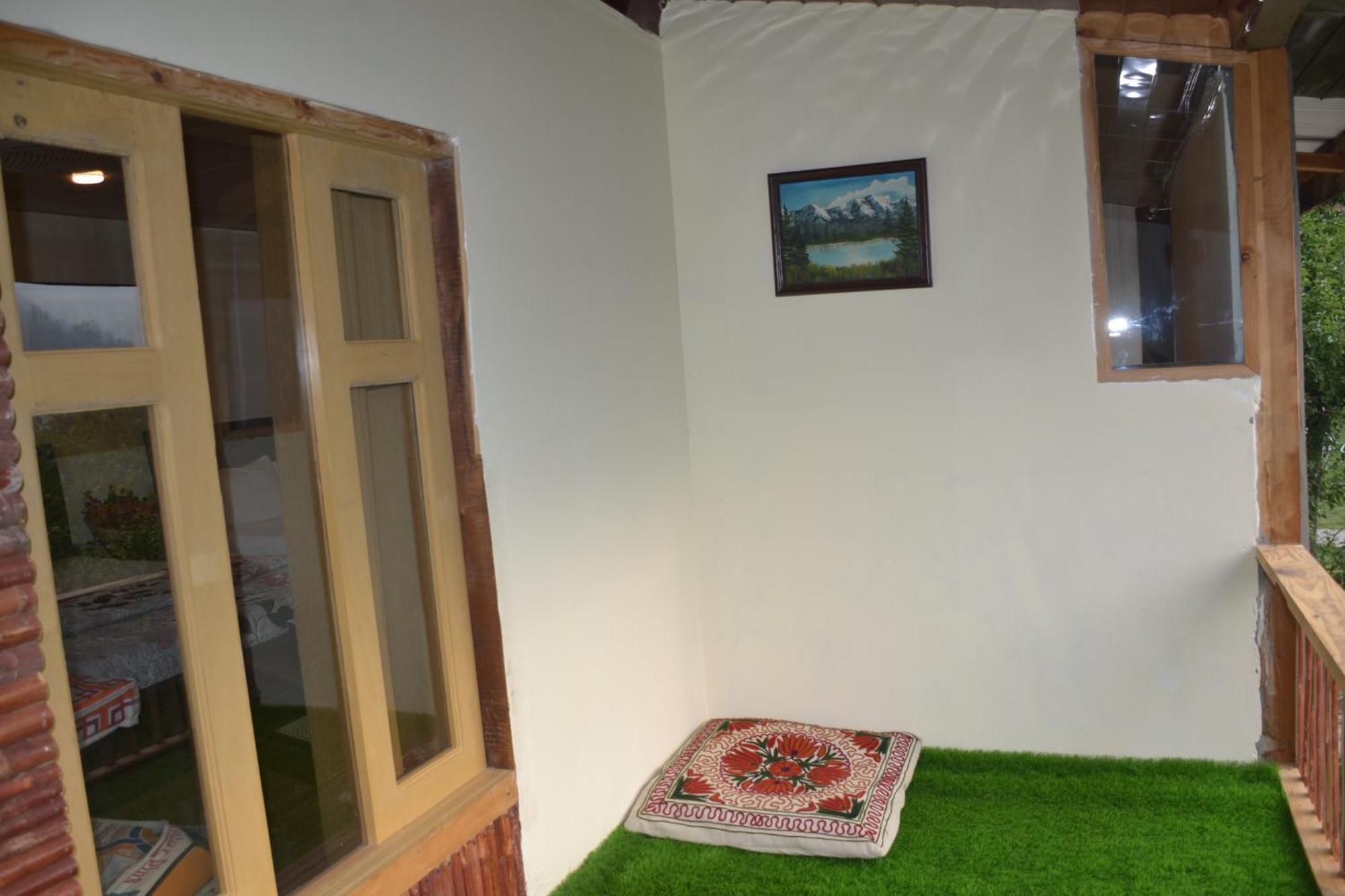 West End Lodges Neelum 外观 照片