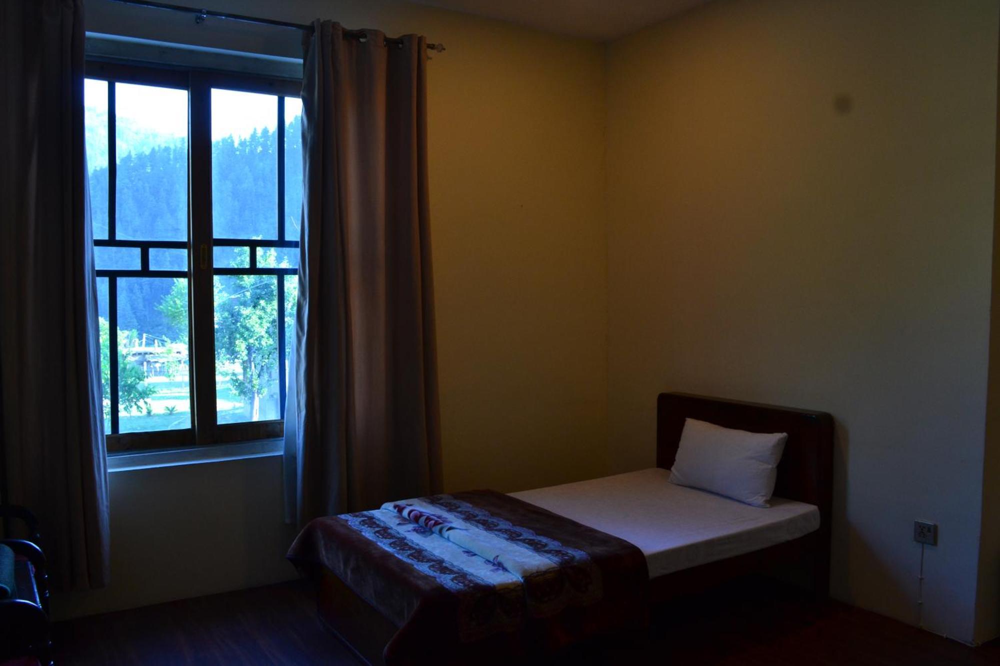 West End Lodges Neelum 外观 照片