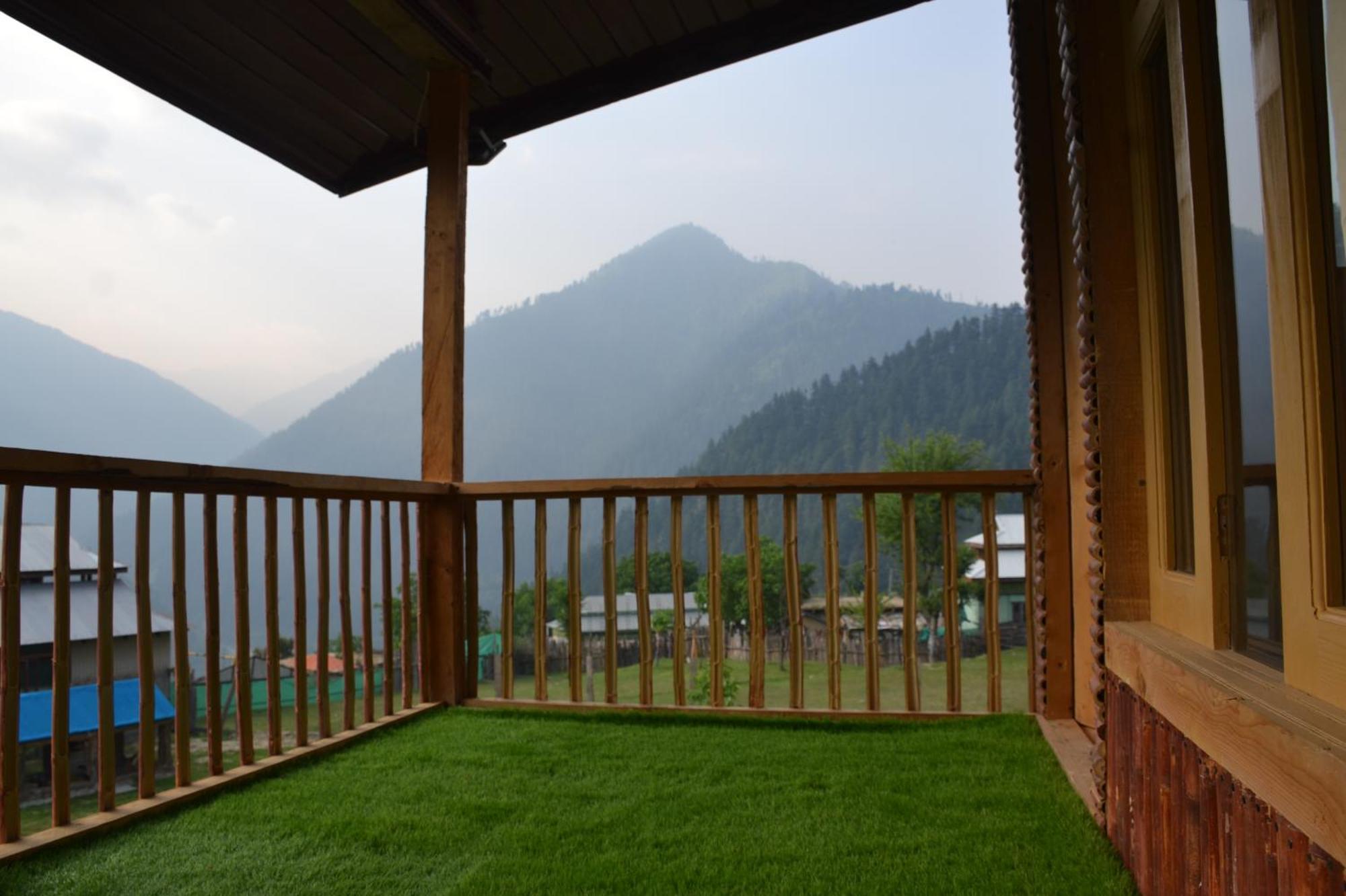 West End Lodges Neelum 外观 照片