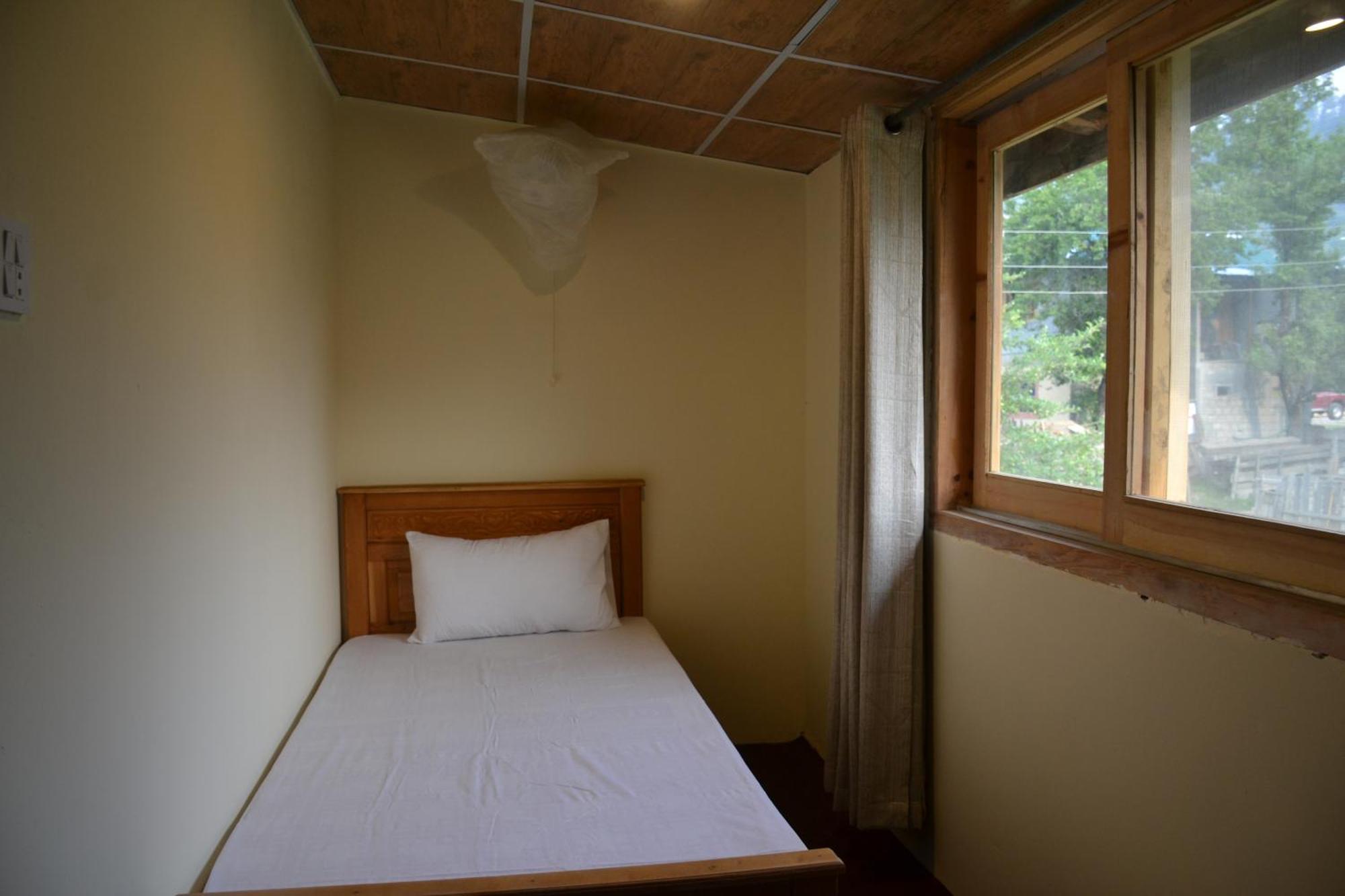 West End Lodges Neelum 外观 照片